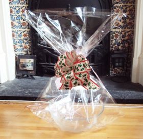 JEMPAK UK® 20" x 30" LARGE cellophane basket bags with Xmas holly print pull bow for gift packaging & hamper making (Pack of 1)