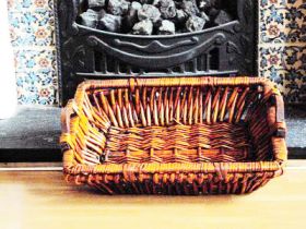 Rectangular willow wicker tray with side wooden handles