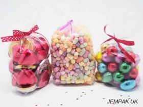 Pack of 50 Small clear gusseted cellophane sweets / Party / Gift bags (3" x 1¾" x 8¼")