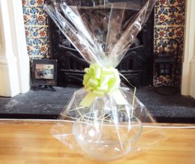 JEMPAK UK 20" x 30" LARGE cellophane basket bags with LIME GREEN pull bow (Pack of 1)