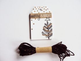 Pack of 10 Merry Christmas Manger Printed Gift tags with Black & Gold Baker's twine - (6cm x 9cm)