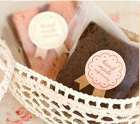 JEMPAK UK 60 pieces of "handmade delicious & fresh" round Kraft sticky labels with bow tail (3cm dia)