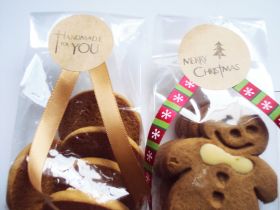 JEMPAK UK® Pack of 25 Small clear gussetted cellophane bags (3" x 1¾" x 8¼") with "handmade for you" labels & gold ribbon