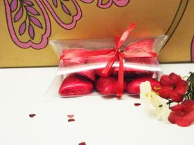 Pack of 10 Clear PVC pillow favour box (83mm x 76mm x 30mm)