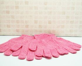 1 pair of Pink exfoliating hand gloves