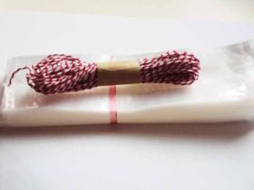 JEMPAK UK Pack of 50 Small clear gusseted cellophane bags (3" x 1¾" x 8¼") including 10M Red bakers twine