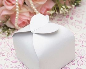 Pack of 10 White Heart top design  wedding favour gift boxes (60mm x 60mm x 45mm)